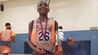 2026’s Khanye Moss uses his excellent basketball IQ to make winning plays